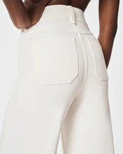 Load image into Gallery viewer, 👖Tummy Control Cropped Wide-Leg Jeans
