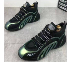 Load image into Gallery viewer, Men&#39;s soft sole breathable running shoes
