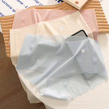 Load image into Gallery viewer, Women&#39;s Seamless Cool Breathable Panties

