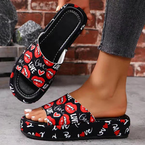 Non-slip, sweat-absorbing platform slippers